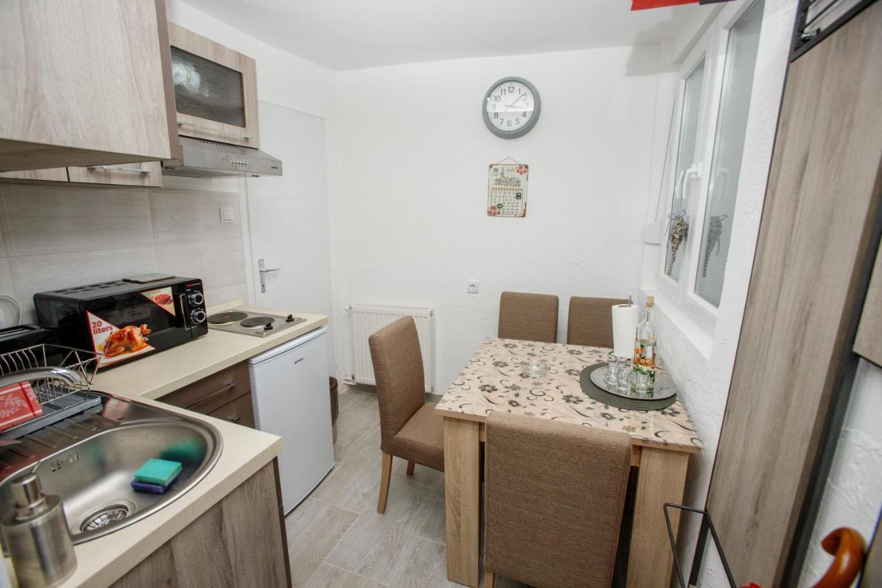 7 Days Premium Apartment Subotica Exteriör bild