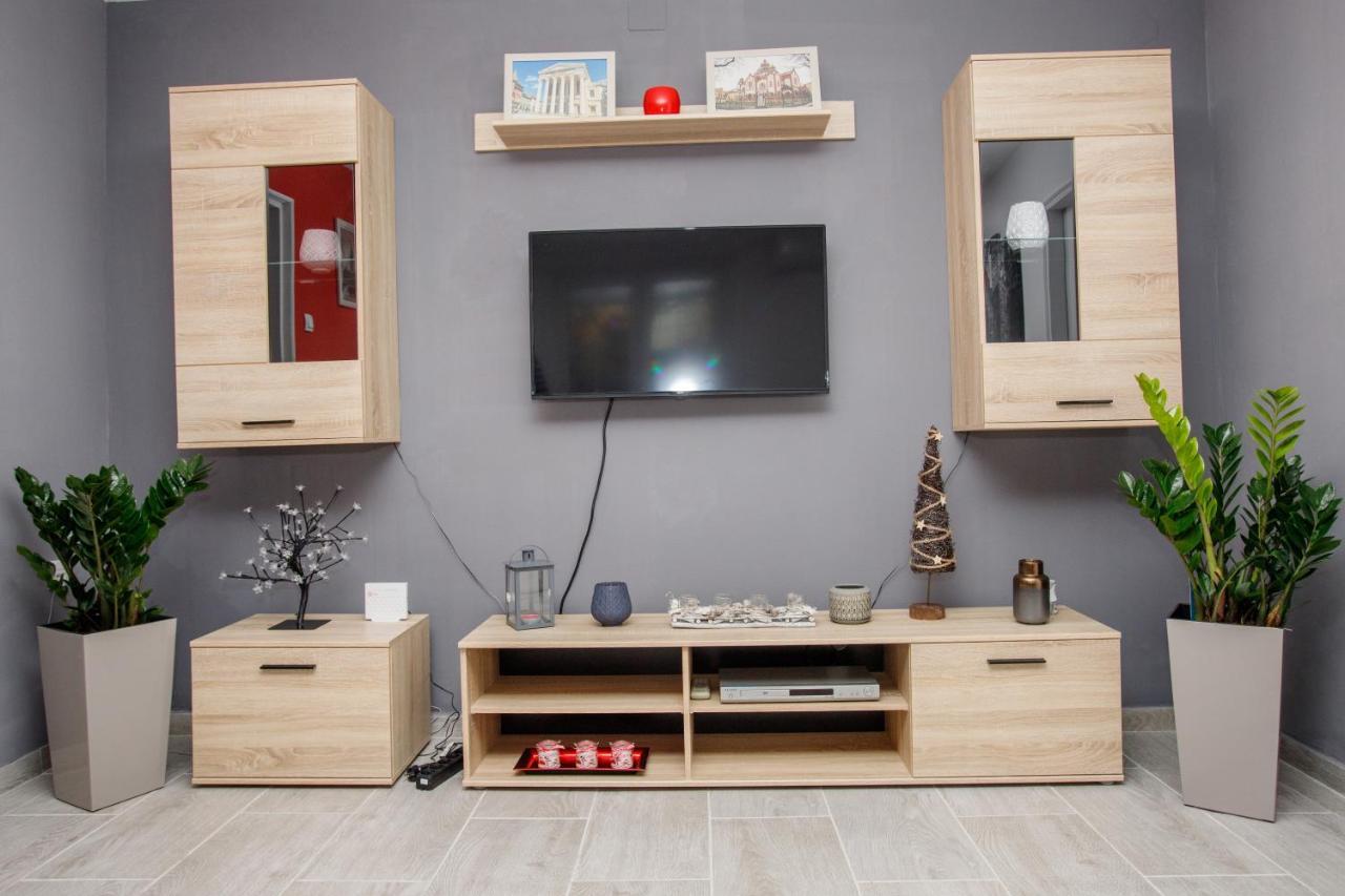 7 Days Premium Apartment Subotica Exteriör bild
